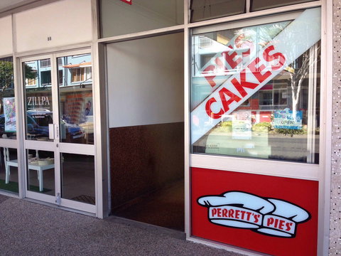 Perrett's Pies - Melbourne Tourism 0