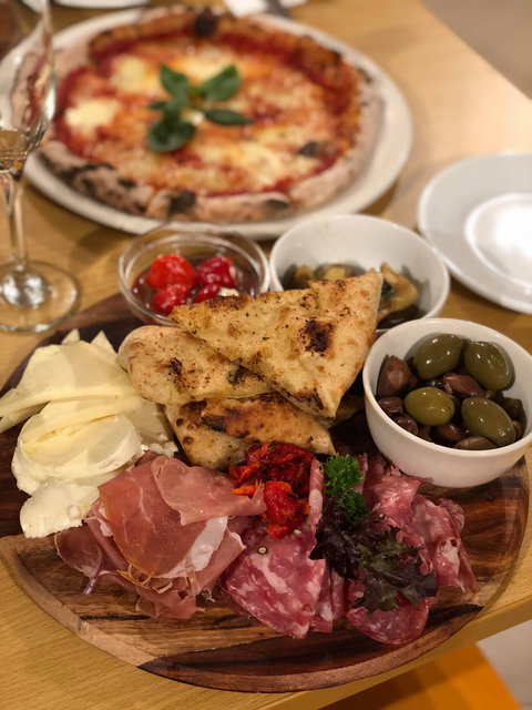 Pier Front Pizzeria - Melbourne Tourism 1