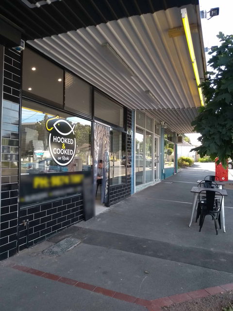 Hooked & Cooked On Rooks - Melbourne Tourism 0
