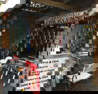 Springwood Charcoal Chicken Spot - Melbourne Tourism