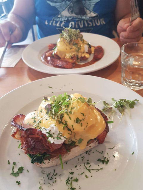 DIP Licensed Cafe Restaurant - Melbourne Tourism 0