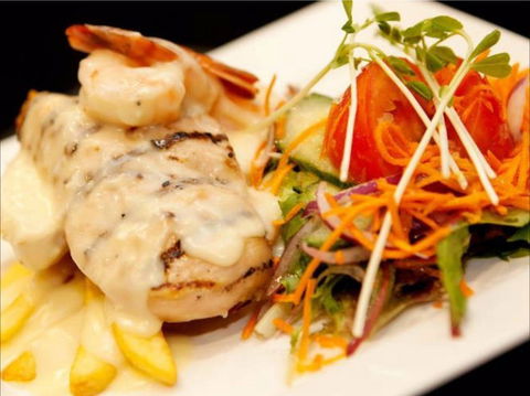 Manning River Hotel - Melbourne Tourism 0