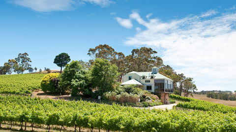 Hahndorf Hill Winery - Melbourne Tourism 1
