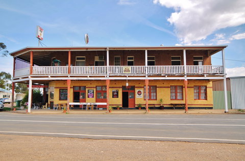 Railway Hotel Bribbaree - Melbourne Tourism 1