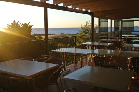 Samson Beach Tavern - Melbourne Tourism 1