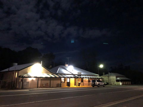 Eden Valley Hotel - Melbourne Tourism 1