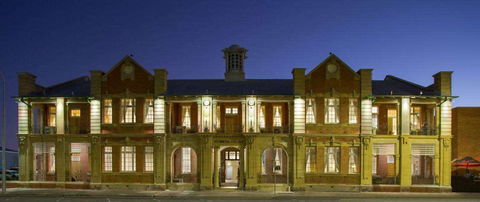 Quality Regent Hotel - Melbourne Tourism 0