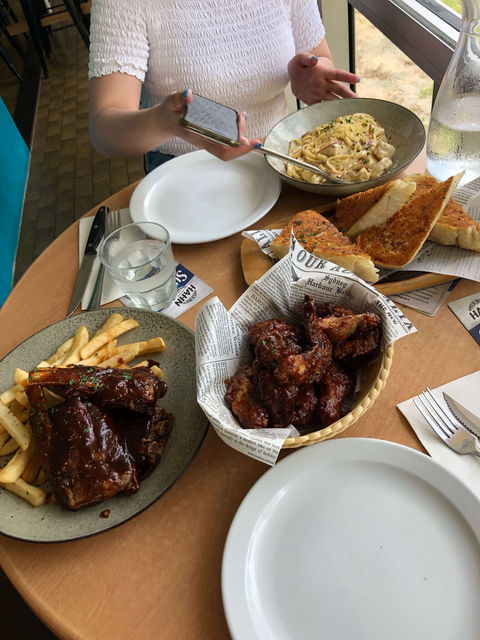 Mika Live BBQ & Bar - Melbourne Tourism 0