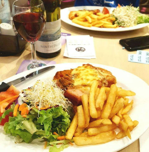 Tewantin-Noosa RSL - Melbourne Tourism 0