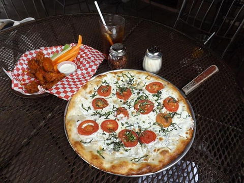 Al Capone's Pizzeria - Keilor East - Melbourne Tourism 0