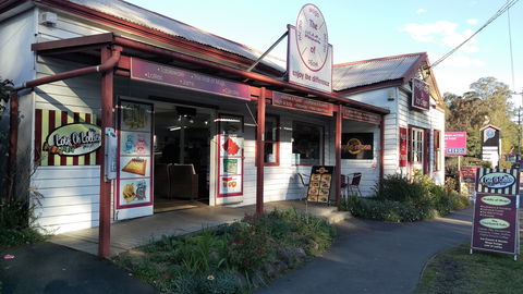 Mogo Fudge And Ice Cream /  Courtyard Cafe / Lots Of Lollies Mogo - Melbourne Tourism 0