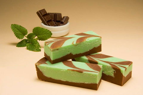 Mogo Fudge And Ice Cream /  Courtyard Cafe / Lots Of Lollies Mogo - Melbourne Tourism 1