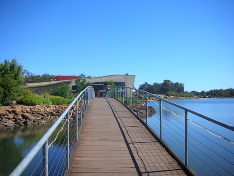 Knotting Hill Estate - Melbourne Tourism 0