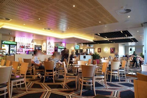Angle Vale Tavern - Melbourne Tourism 0