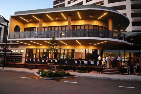 Q Bar & Brasserie On The Avenue - Melbourne Tourism 1