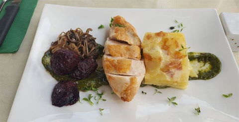 Ramon's At Willow Pond - Melbourne Tourism 0