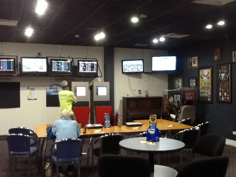Tennant Creek Memorial Club - Melbourne Tourism 4
