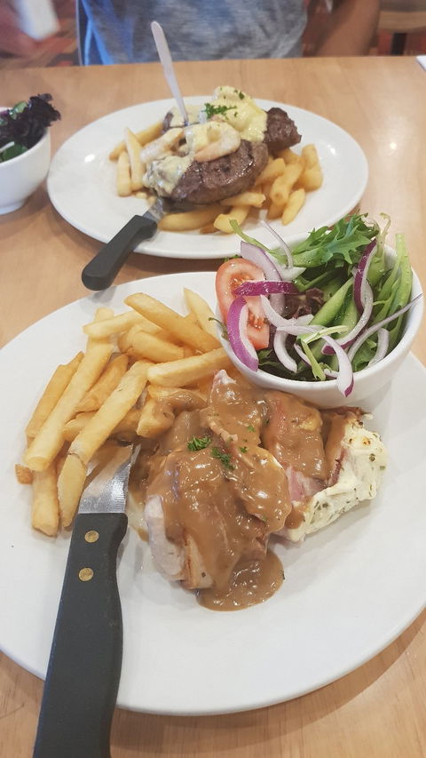 Airport Tavern - Melbourne Tourism 12