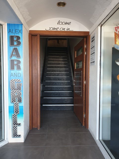 The Alex Bar & Grill - Melbourne Tourism 4
