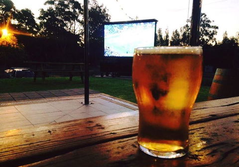 Empire Bay Tavern - Melbourne Tourism 3