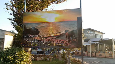 Burns Beach Sunset Village - Melbourne Tourism 0