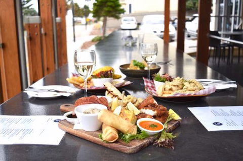 Grange Hotel Restaurant - Melbourne Tourism 0