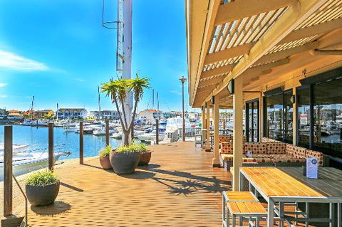 Marina Hotel - Melbourne Tourism 0