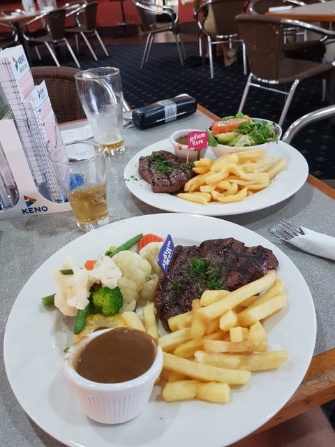 Overlander Hotel - Melbourne Tourism 1