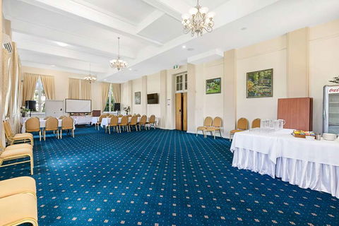Quality Hotel Regent Rockhampton - Melbourne Tourism 13