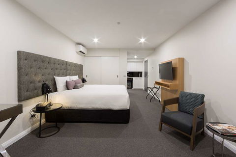 Avenue Hotel Canberra - Melbourne Tourism 4