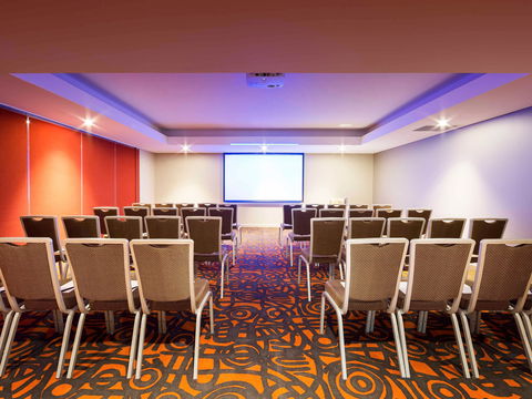 Novotel Canberra - Melbourne Tourism 7