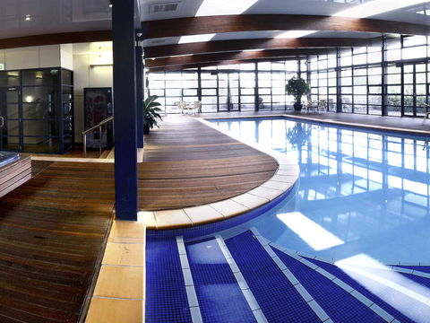Novotel Canberra - Melbourne Tourism 13