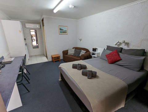 Abajaz Motor Inn - Melbourne Tourism 0