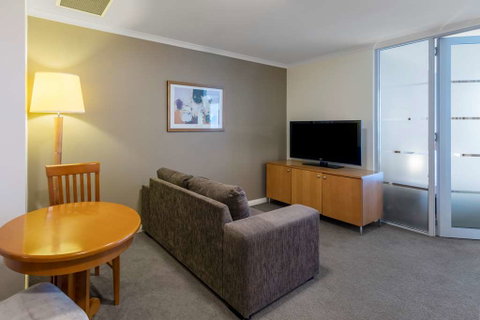 Nesuto Canberra Apartment Hotel - Melbourne Tourism 13