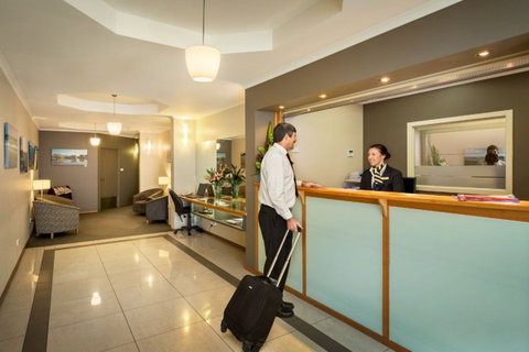 Quest Waterfront Serviced Apartments - Melbourne Tourism 1