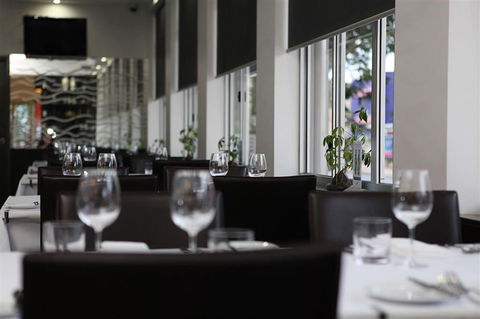 Jephson Hotel - Melbourne Tourism 10