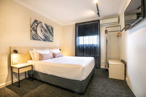 Nightcap at Hendon Hotel - Melbourne Tourism 6