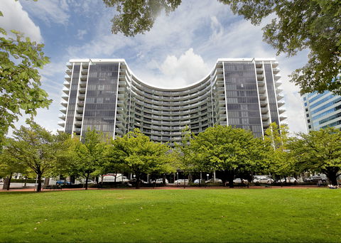 Astra Canberra Manhattan - Melbourne Tourism 0