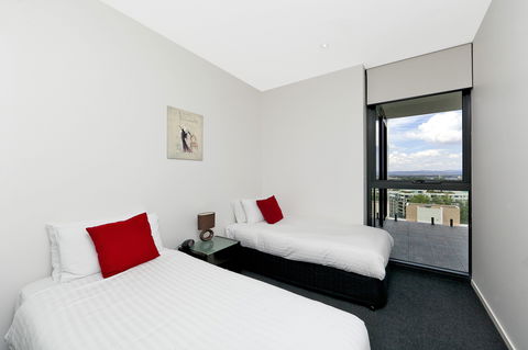Astra Canberra Manhattan - Melbourne Tourism 9