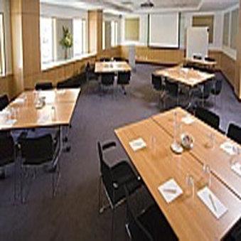 Hyde Park Inn - Melbourne Tourism 7