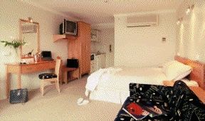 Astor Metropole & Apartment - Melbourne Tourism 0