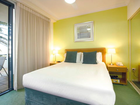 Oaks Calypso Plaza Resort - Melbourne Tourism 2