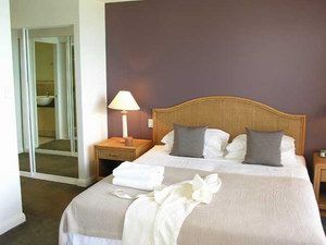 Sea Change Beachfront Apartments - Melbourne Tourism 1