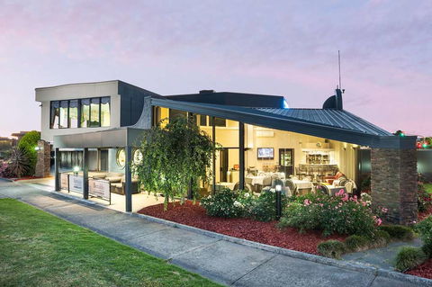 Best Western Mahoneys Motor Inn - Melbourne Tourism 1