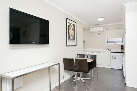 Forrest Hotel & Apartments - Melbourne Tourism 2