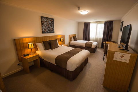 Bairnsdale International - Melbourne Tourism 6