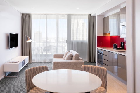 Meriton Suites Campbell Street - Melbourne Tourism 7