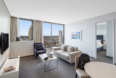 Meriton Suites Campbell Street - Melbourne Tourism 9