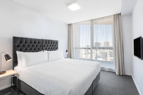Meriton Suites Campbell Street - Melbourne Tourism 13