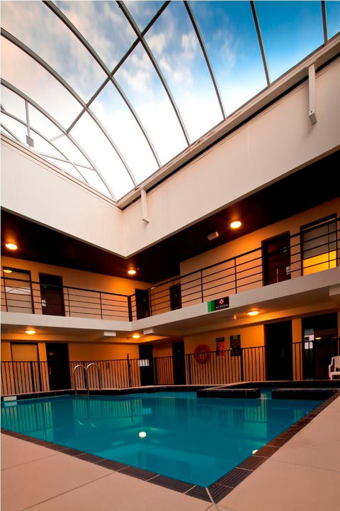 Cambridge Hotel Sydney - Melbourne Tourism 2